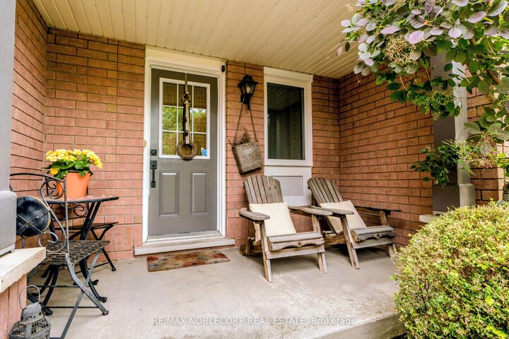 Property Photo:  747 Edwards Avenue  ON L9T 6B2 