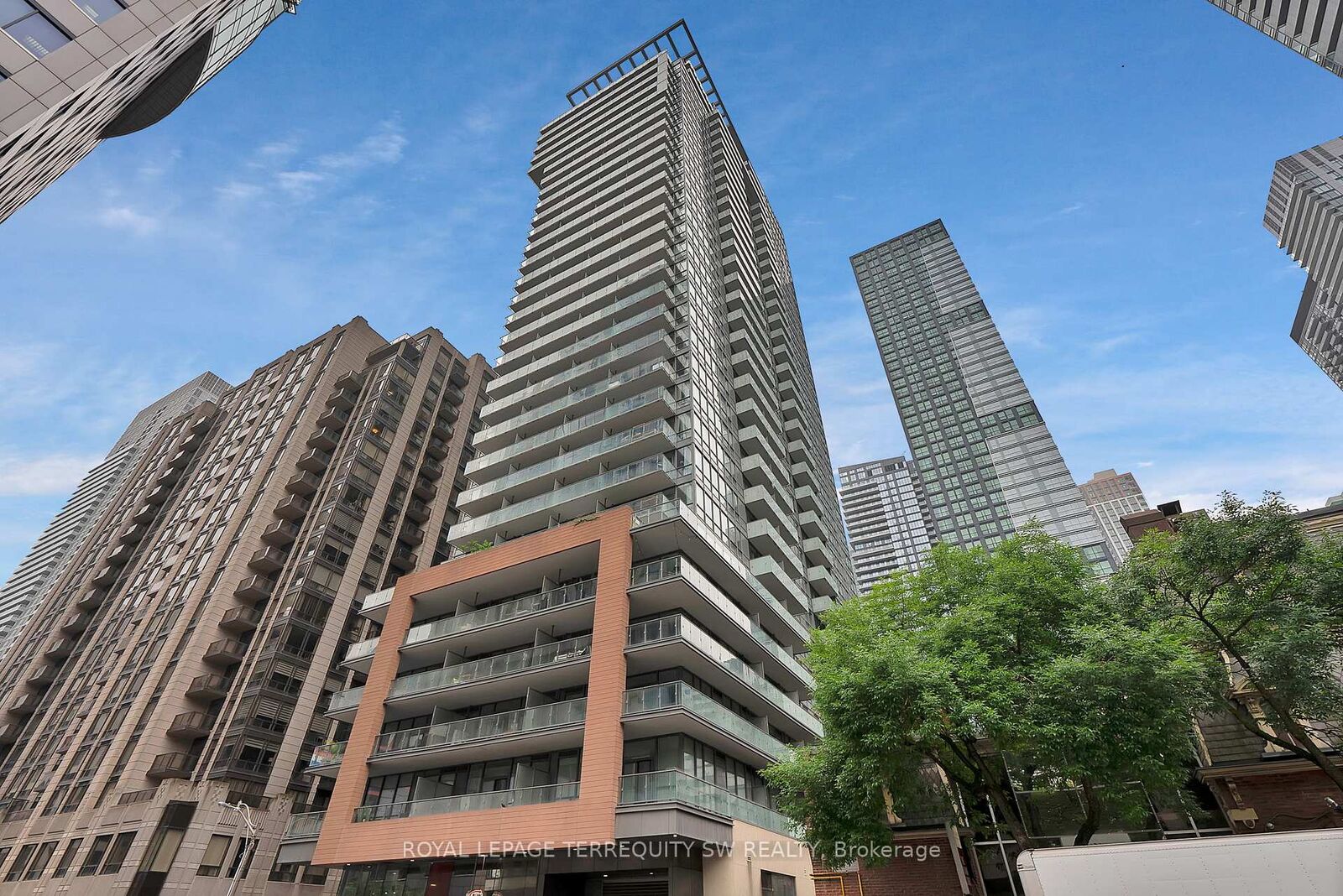 Property Photo:  8 Mercer Street 1305  ON M5V 0C4 
