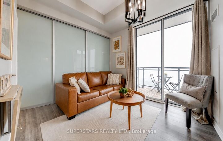 Property Photo:  11611 Yonge Street 525  ON L4E 1G2 