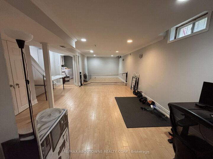 Property Photo: 3072 Patrick Crescent ON L5N 3G5