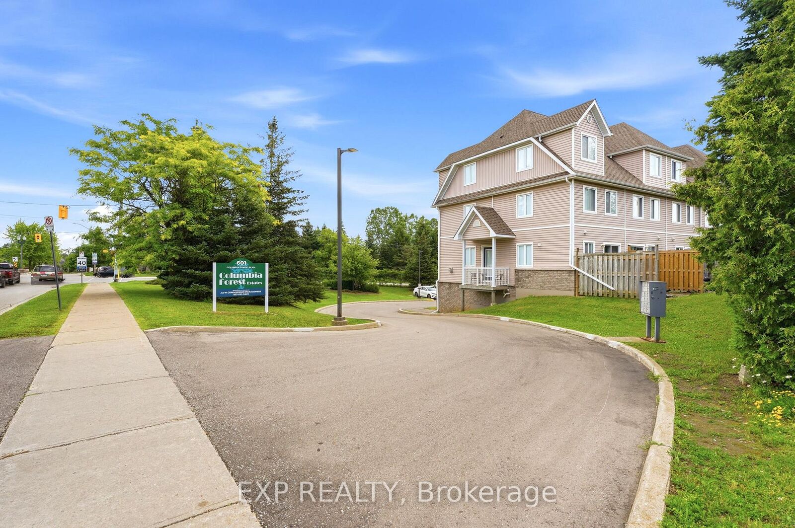 Property Photo: 601 Columbia Forest Boulevard 3 ON N2V 2K7