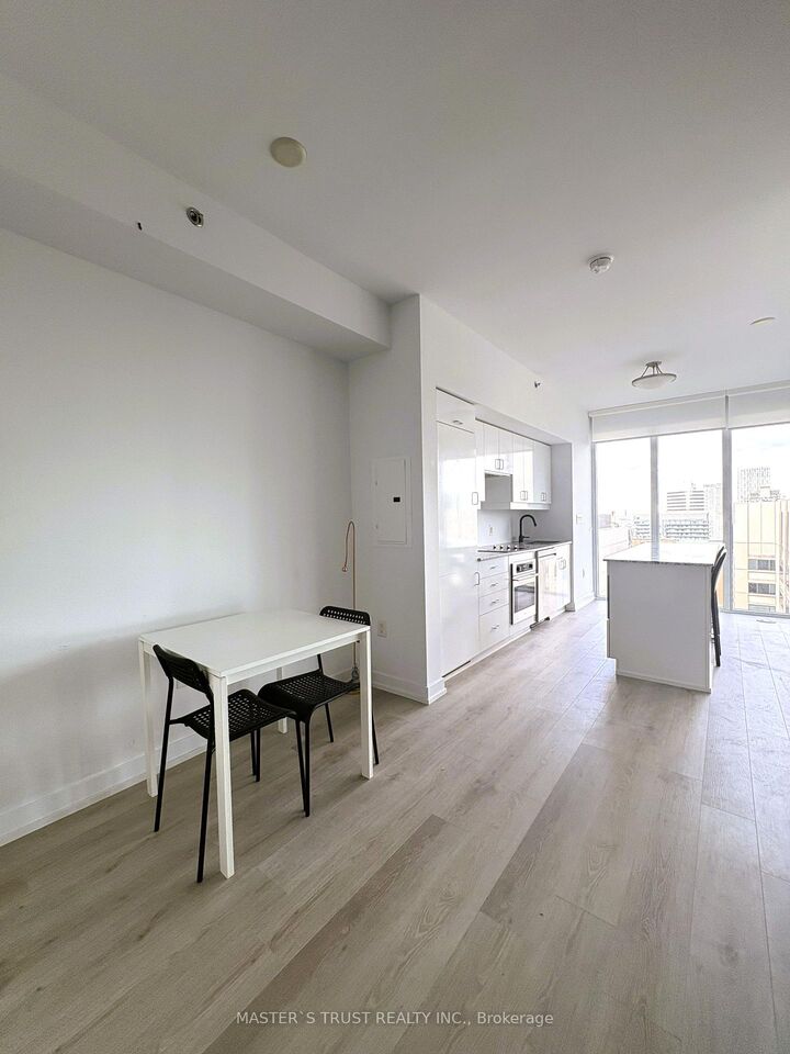 Property Photo:  426 University Avenue 3108  ON M5G 1S9 