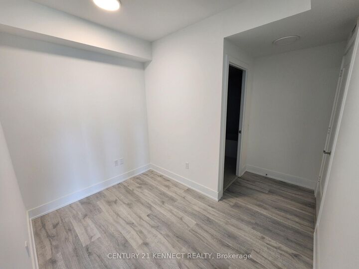 Property Photo: 858 Dupont Street 302 ON M6G 0C1