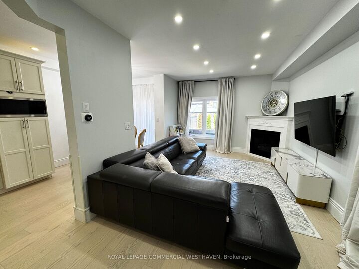 Property Photo:  38 Warbler Avenue  ON L6A 0X6 