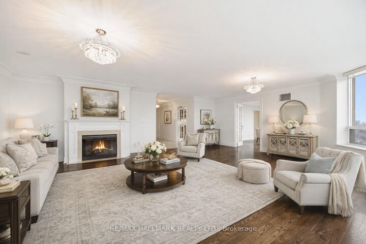 80 Harrison Garden Boulevard 1821 — photo 1