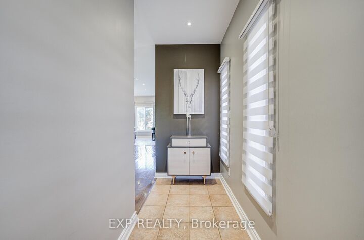 Property Photo: 292 Sheridan Court ON L3Y 8P9