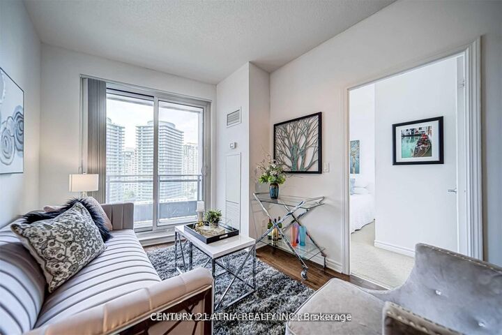 Property Photo: 18 Holmes Avenue 1109 ON M2N 0E1