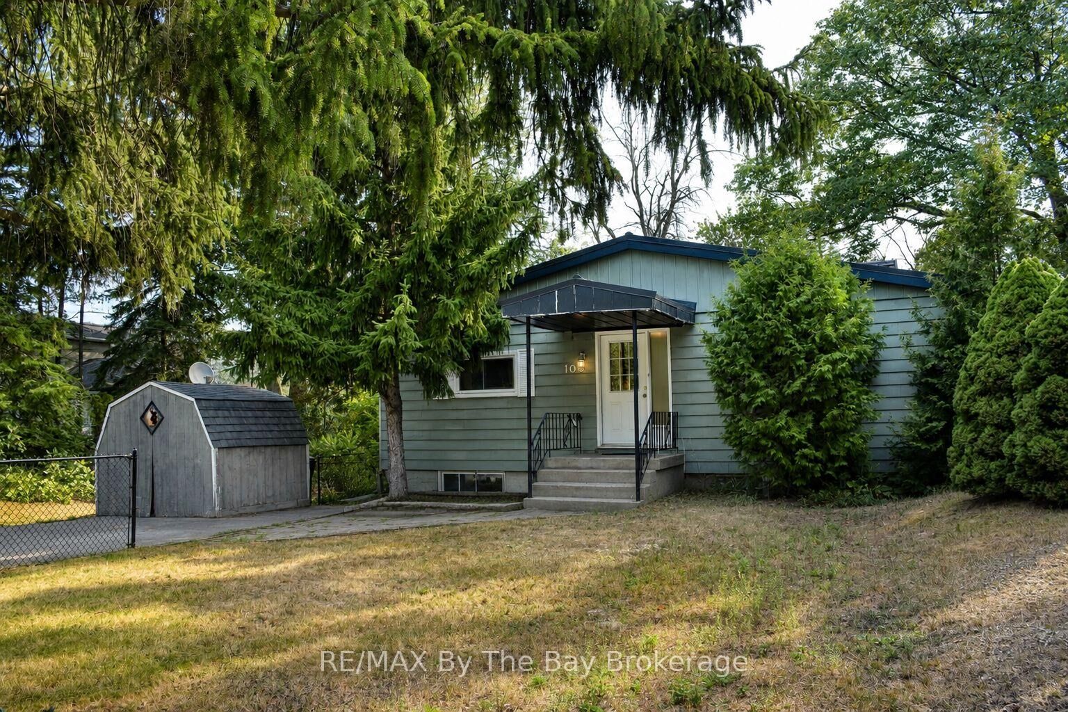 Property Photo: 103 Sunnidale Road S ON L9Z 2S9