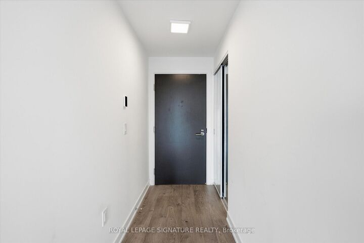Property Photo:  50 McCaul Street 917  ON M5T 1V9 