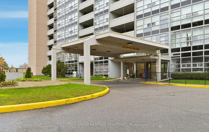 Property Photo: 3380 Eglinton Avenue E Ph07 ON M1J 3L6