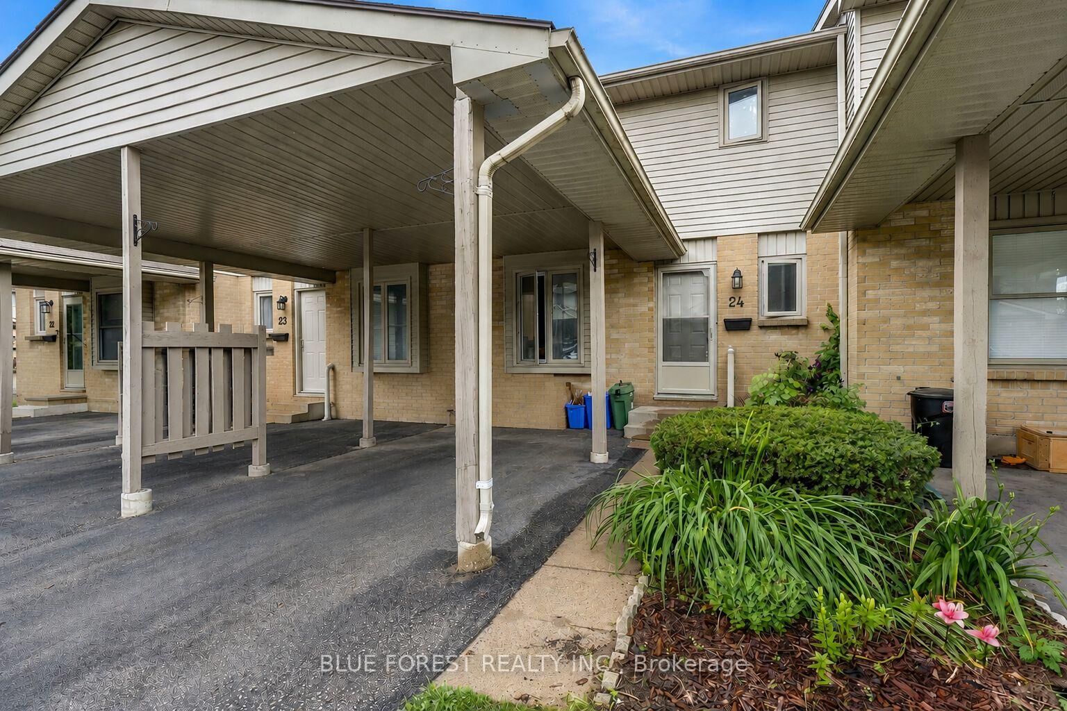 Property Photo:  25 Erica Crescent 24  ON N6E 3R6 
