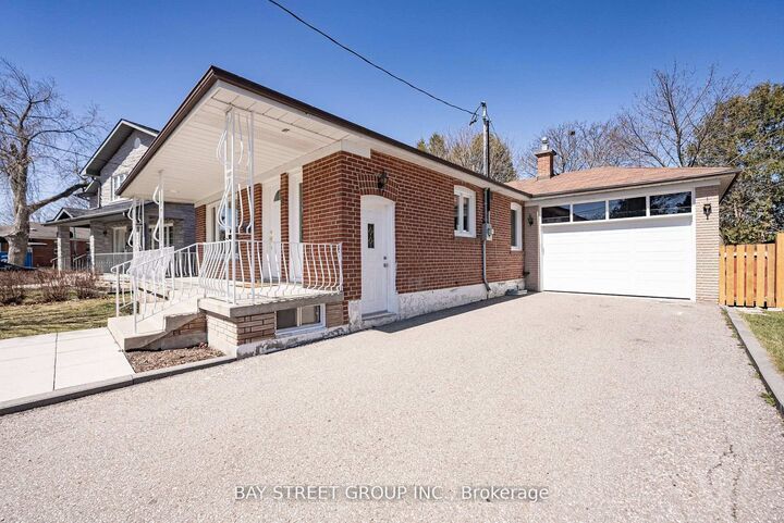 Property Photo:  51 Rockport Crescent  ON L4C 2L7 