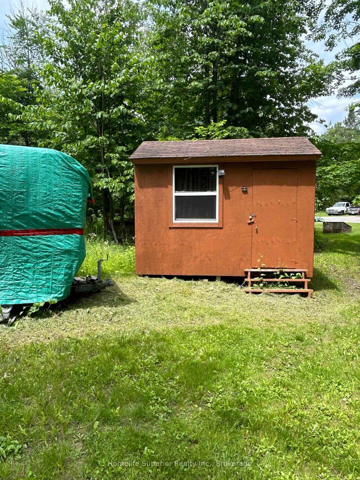 Property Photo:  331 Swinburne Lane E  ON K0K 3E0 
