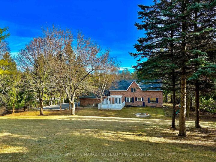 Property Photo:  8 Blue Grass Drive  ON L4G 6W4 