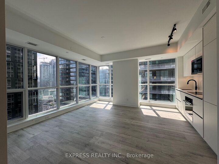Property Photo:  327 King Street W 3603  ON M5V 0W7 