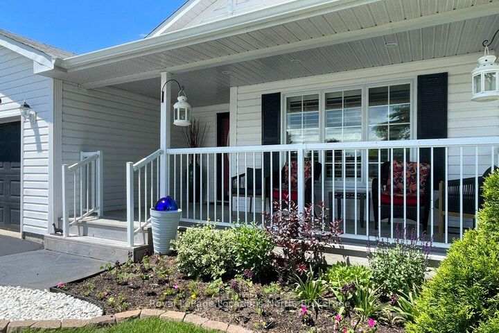 Property Photo:  13 Pennsylvania Avenue  ON L9Z 3A8 