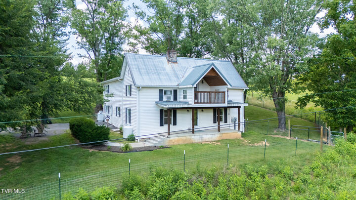 Property Photo: 208 Buffalo Road TN 37618