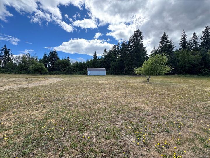Property Photo: 3824 Ross Ave BC V0R 2V0