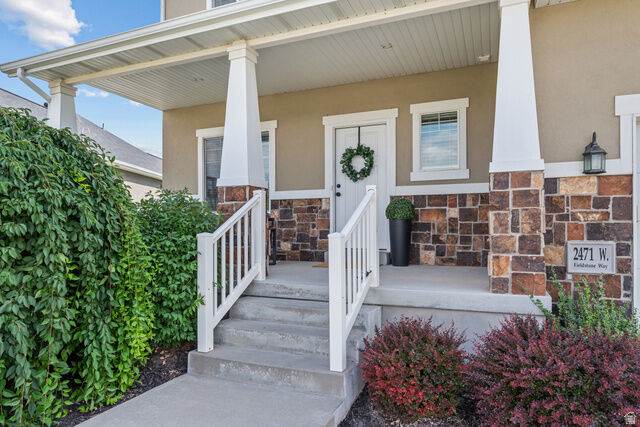 Property Photo: 2471 W Field Stone Way S UT 84041