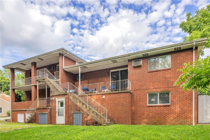 Property Photo:  616 Woodburn Lane  PA 15601 