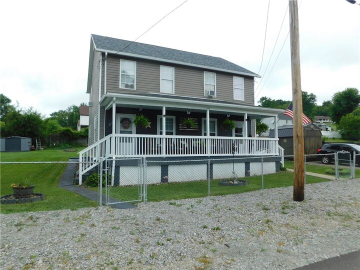 Property Photo: 609 Santo Avenue PA 15435
