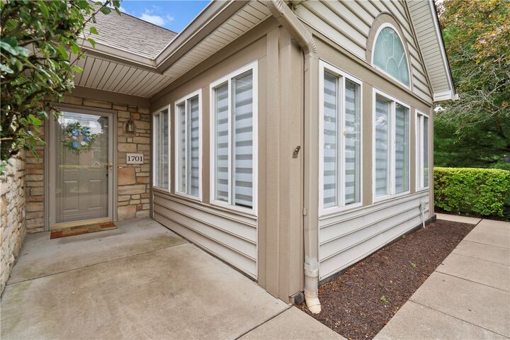 Property Photo:  1701 Heather Heights Dr  PA 15046 