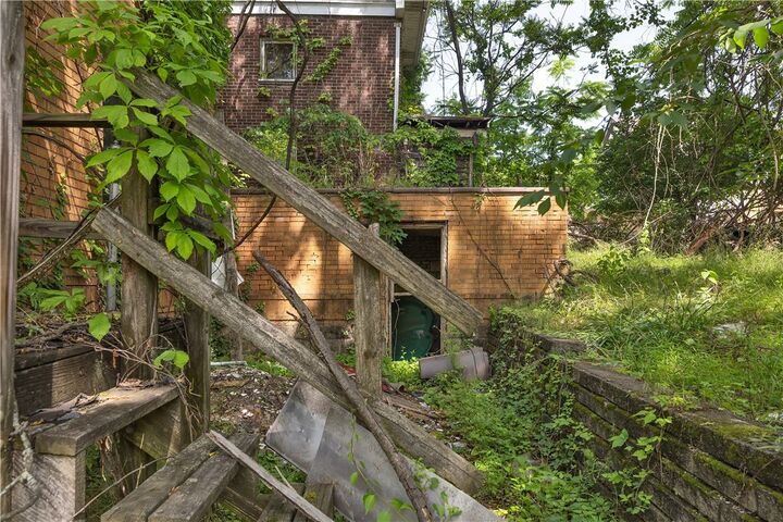 Property Photo:  1529 Marie St  PA 15221 
