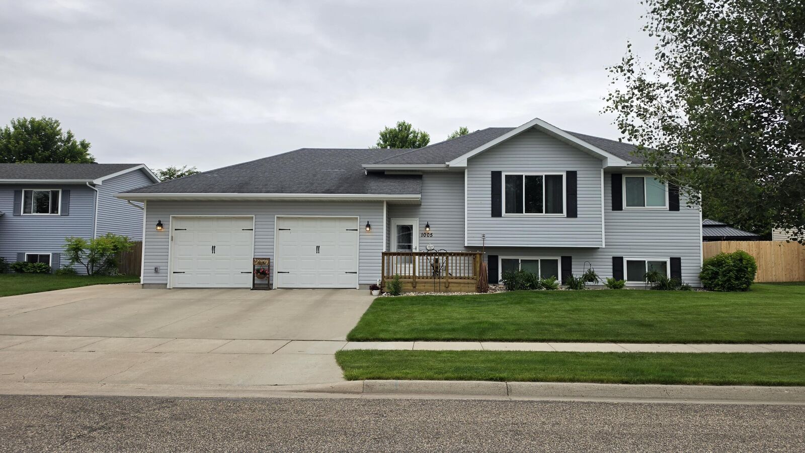 Property Photo:  1005 Plum Lane  SD 57401 