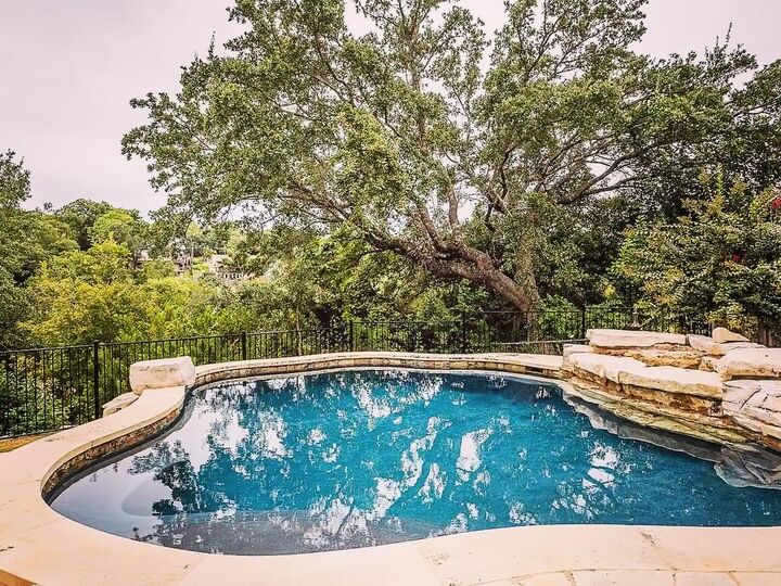 Property Photo:  16308 Lake Loop  TX 78734 