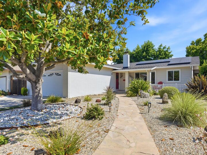 Property Photo: 5 Eastside Circle CA 94954