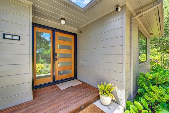 Property Photo:  3 Rosemont Circle  CA 94558 