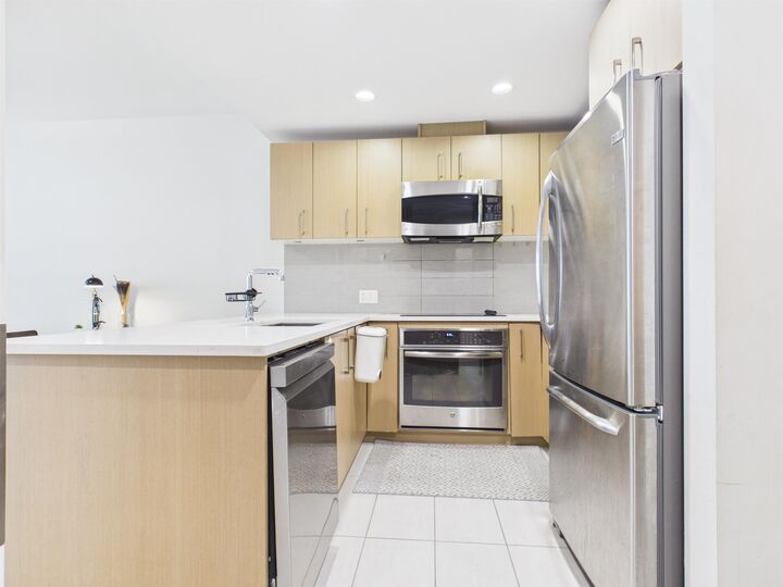 Property Photo: 5981 Gray Avenue 303 BC V6S 0G1