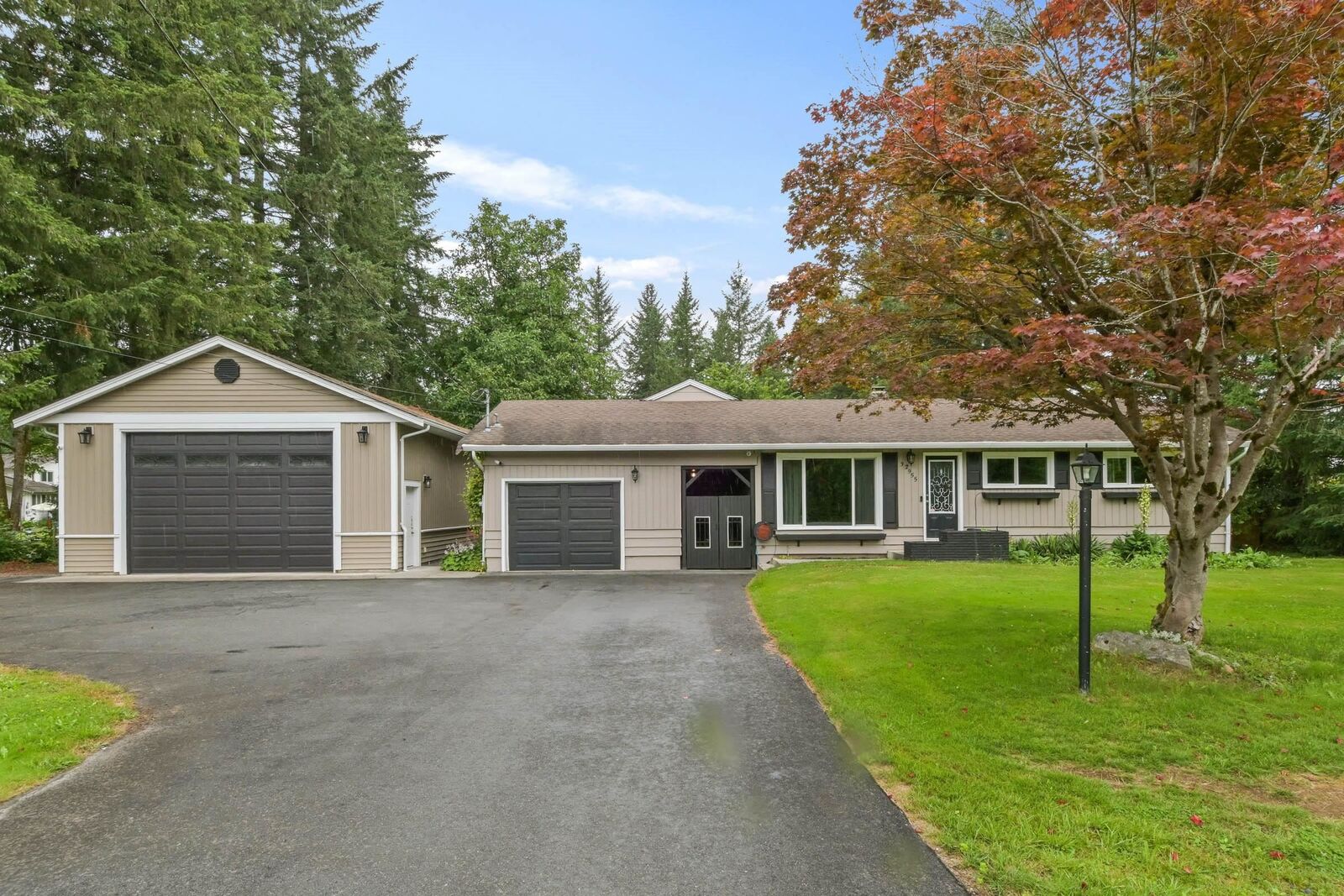 Property Photo: 32955 Dewdney Trunk Road BC V2V 6X6