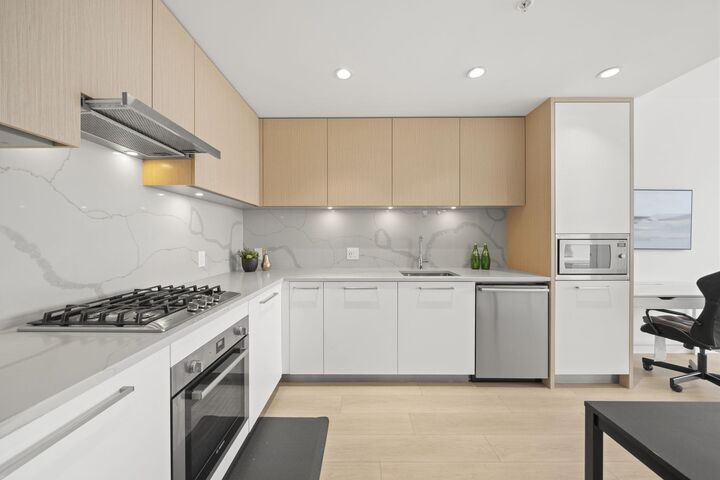 567 Clarke Road 1307 — photo 1