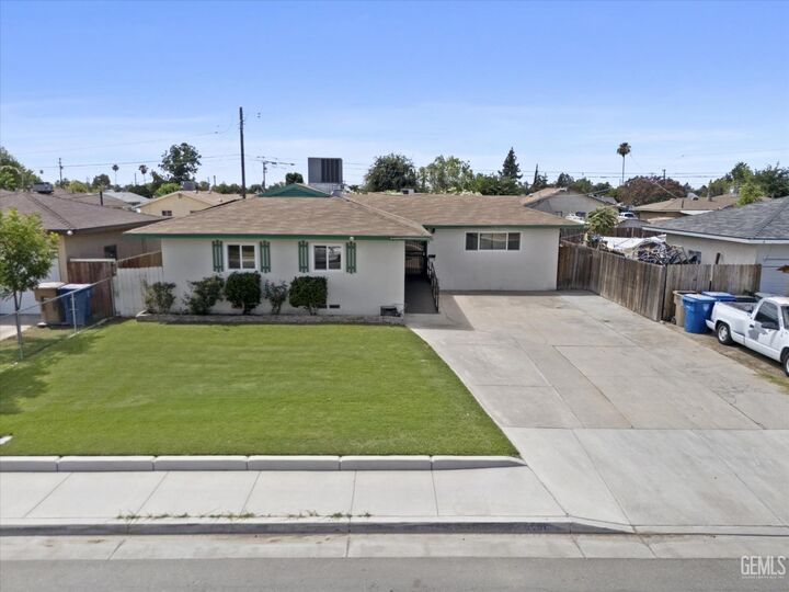 Property Photo:  1301 Antonia Way  CA 93304 