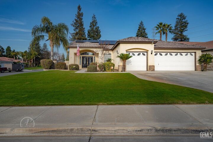 Property Photo: 8112 Falls Court CA 93312