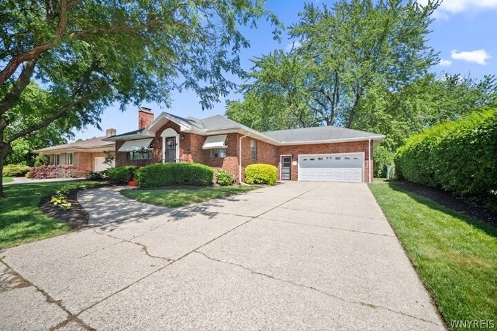 Property Photo:  35 Calderwood Drive  NY 14215 