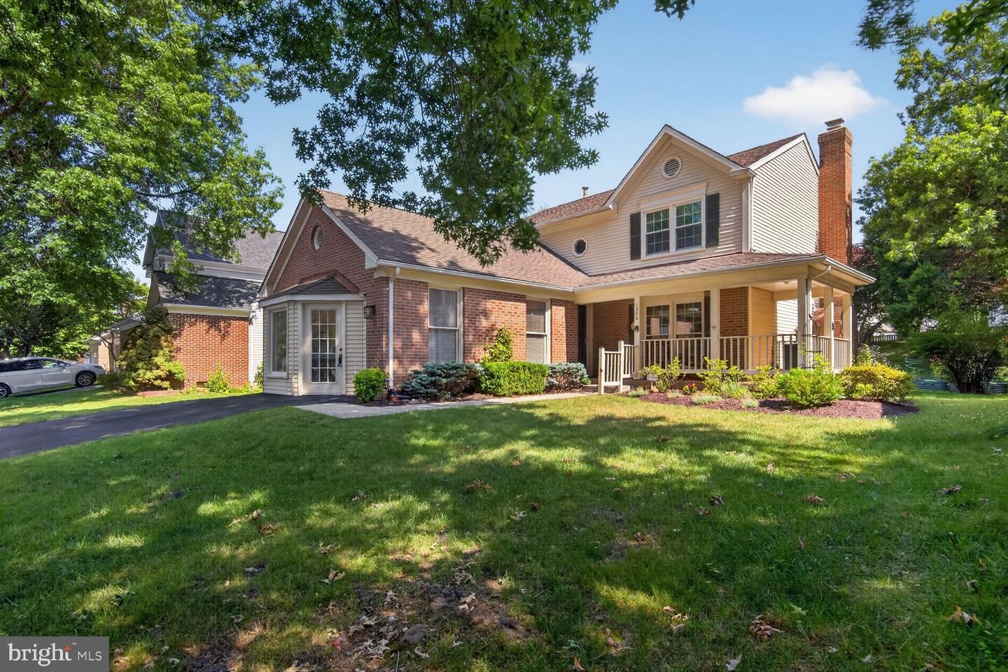 Property Photo:  1206 Featherstone Lane NE  VA 20176 