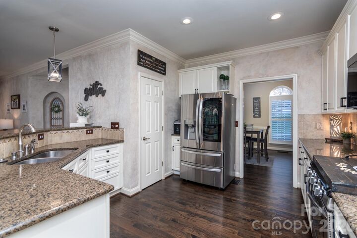 Property Photo: 130 Haddington Place NC 28115