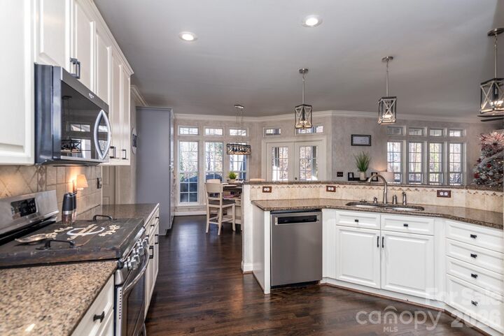 Property Photo:  130 Haddington Place  NC 28115 