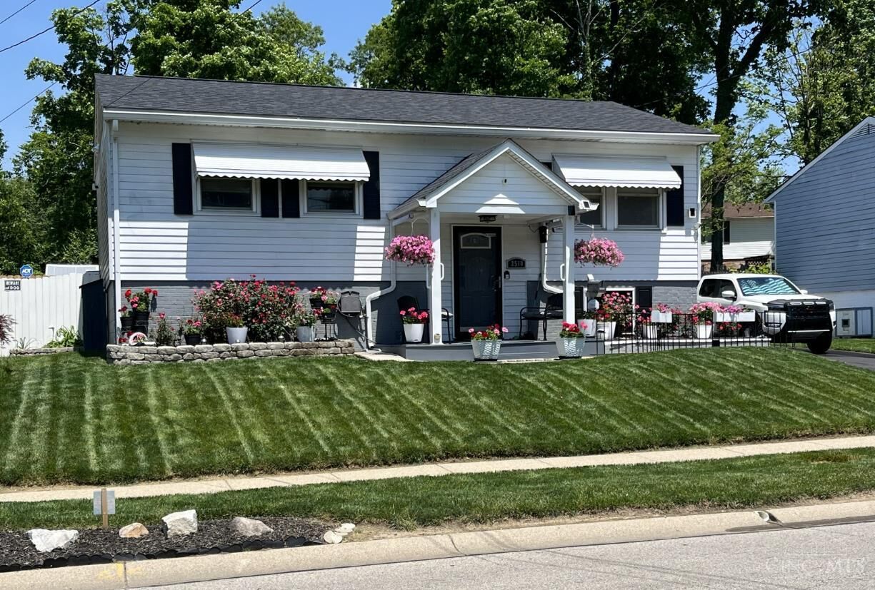 Property Photo:  2510 Berthbrook Drive  OH 45231 