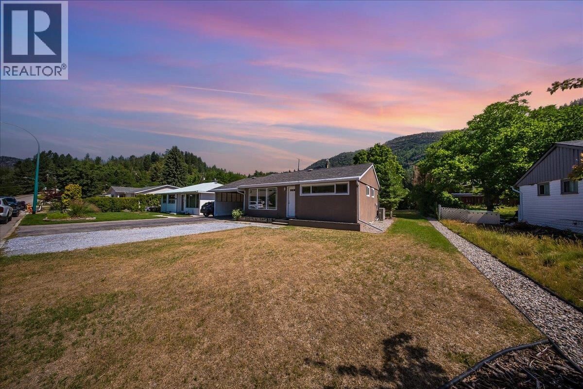 Property Photo: 53 Hazlewood Drive BC V1R 1G1