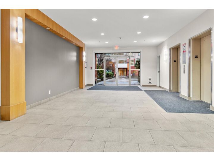 Property Photo:  33539 Holland Avenue 207  BC V2S 0C6 