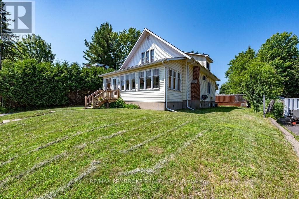 Property Photo:  33 Doran Road  ON K8H 1R1 