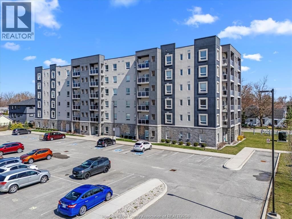 Property Photo:  22 Victor Street 509  ON N8M 1J7 