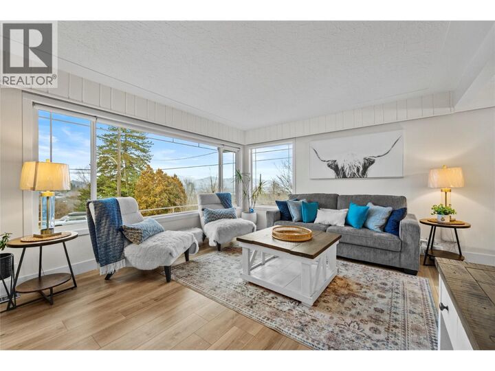 Property Photo: 1515 Robinson Crescent BC V2C 3J2