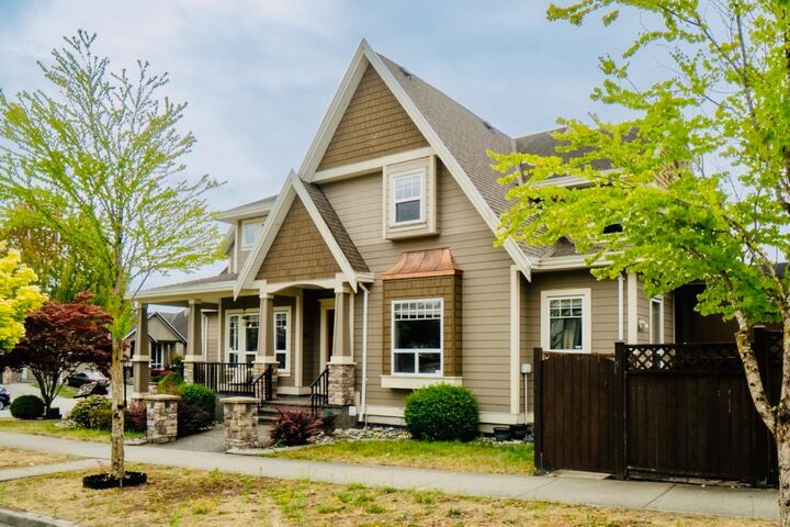 Property Photo: 18938 54A Avenue BC V3S 6R4