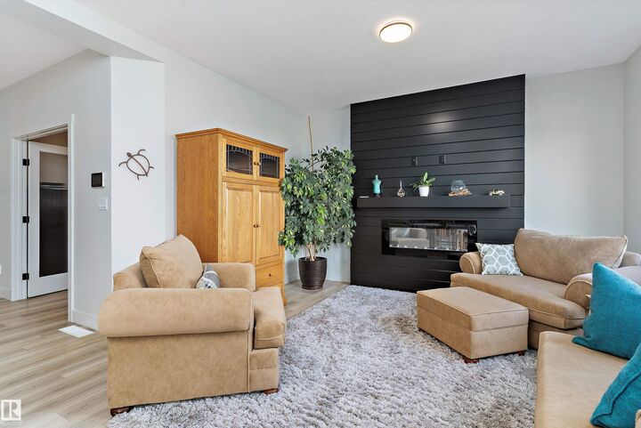 Property Photo: 3804 42 Avenue AB T4X 2Z6