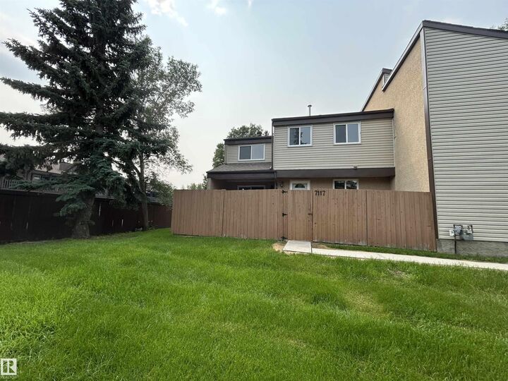 Property Photo:  7117 180 Street NW  AB T5T 3G1 