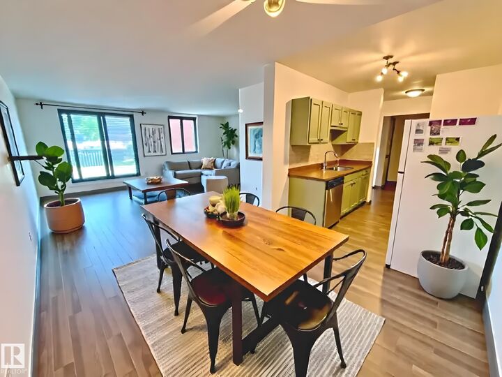 Property Photo:  #409 10145 109 St NW  AB T5J 3M5 